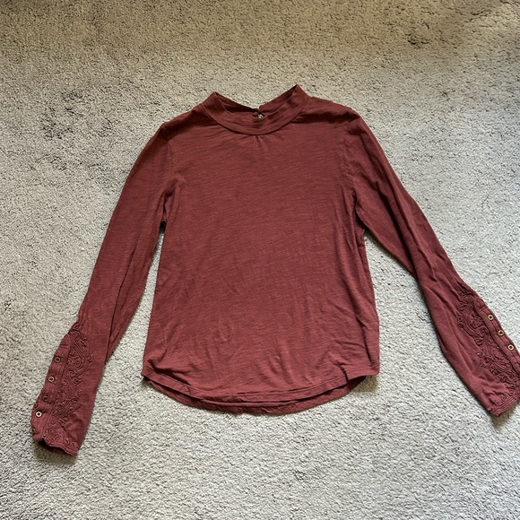 FREE PEOPLE WE THE FREE HOOKED ON YOU CUFF BLOUSE TOP, size large - Picture 2 of 5